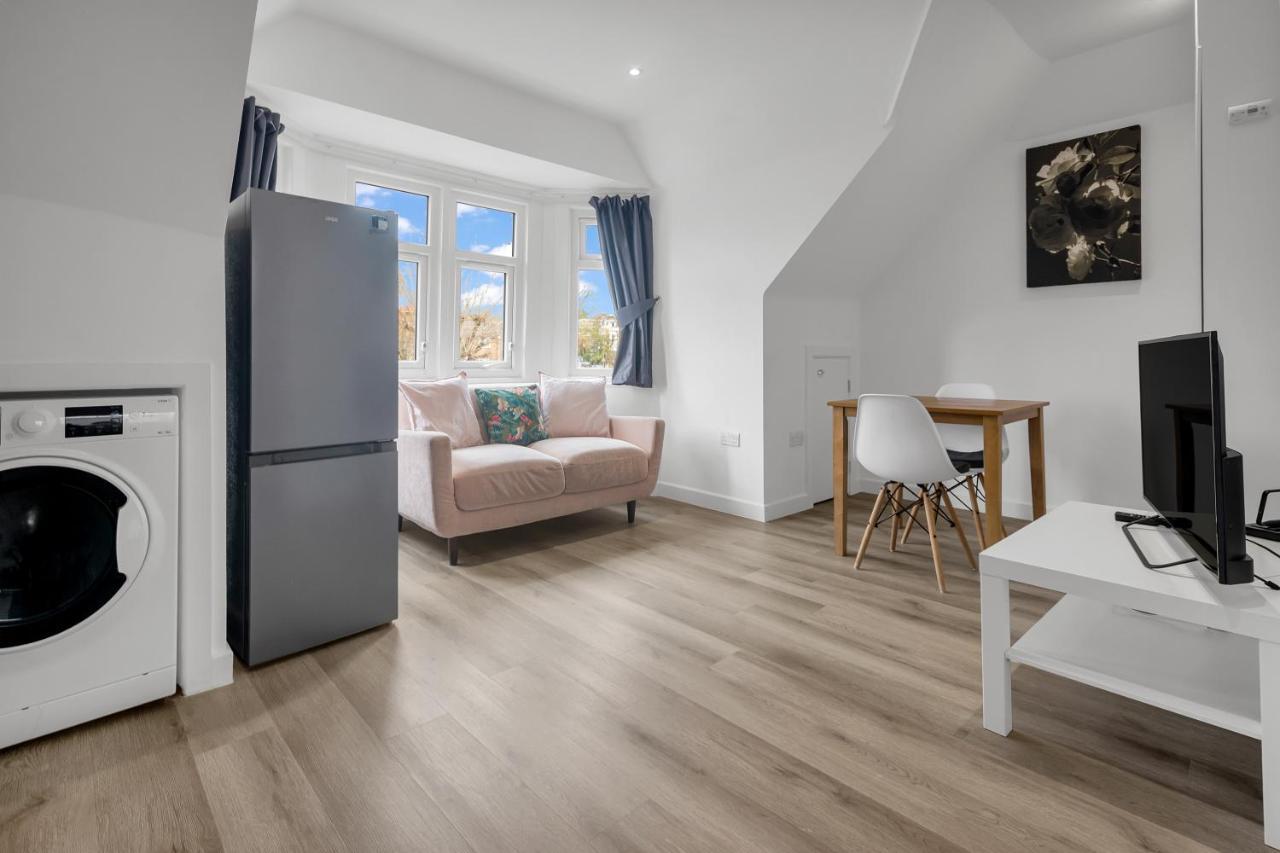 Modern Apartment In South West Wandsworth Лондон Экстерьер фото