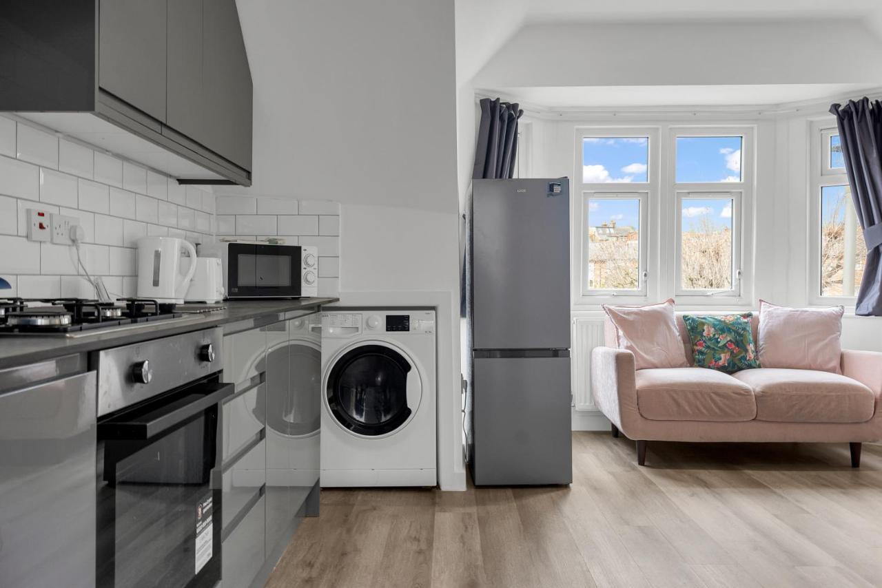 Modern Apartment In South West Wandsworth Лондон Экстерьер фото